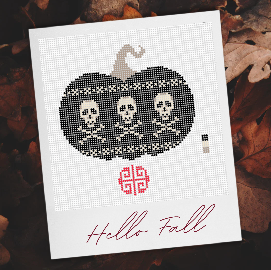 Skull & Crossbones Mini Pumpkin 13 mesh